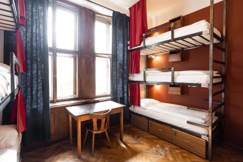 Cama o camas de una habitación en Sir Toby's Hostel