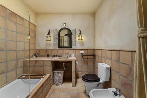 Kúpeľňa v ubytovaní Bermeja - Apartamento rural con piscina