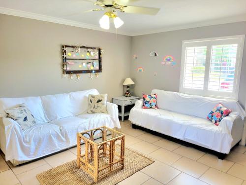 Posezení v ubytování Gulf Highlands Resort Walk to Beach 5 minutes