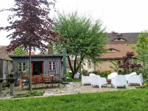 Κήπος έξω από το Kretscham Tauchritz Gästehäuser "Alte Brennerei" am Berzdorfer See bei Görlitz