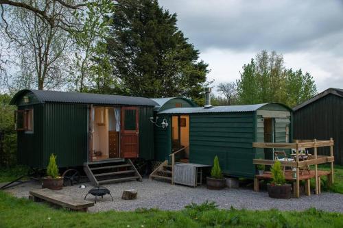 Shepherds Hut in enclosed field photo 20