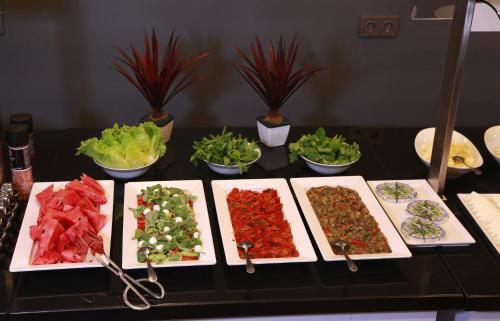 Jídlo v hotelu nebo okolí