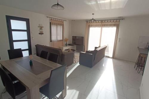 Χώρος καθιστικού στο Villa Soleyana