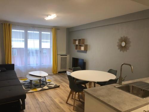 2P cosy plein centre Antibes
