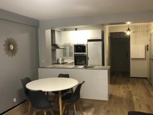 2P cosy plein centre Antibes
