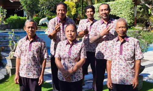 a group of men standing next to each other at Villa Campi Sorga in Senggigi 