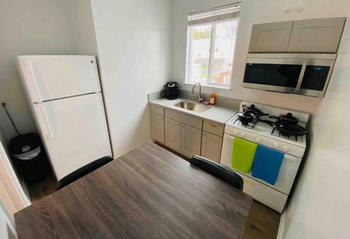 West Hollywood 1 Bedroom Getaway Suite