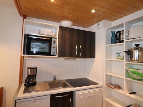 Appartement skis aux pieds avec balcon, cabine, animal accepté, Tignes Val Claret - FR-1-502-511