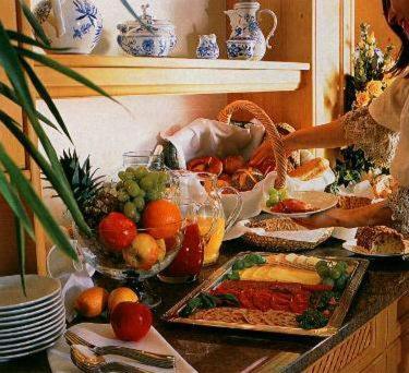Makanan di atau berdekatan hotel