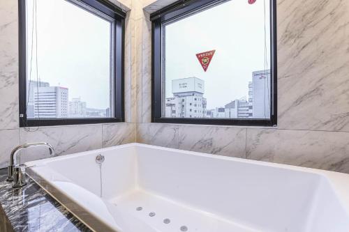 Kupatilo u objektu Heritage31 Hotel