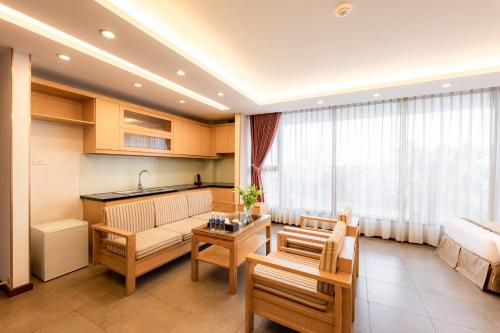 Posezení v ubytování Riverside Hanoi Hotel