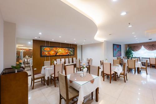 Posezení v ubytování Riverside Hanoi Hotel