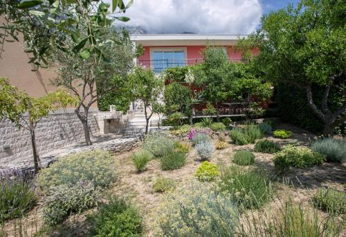 Apartment Vila Volicija