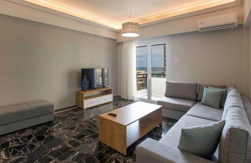 Harbour View 3BR 2BA Apt in Heart of Heraklion Easy Walk to Port, Old Town, Lions Square & Museums #2