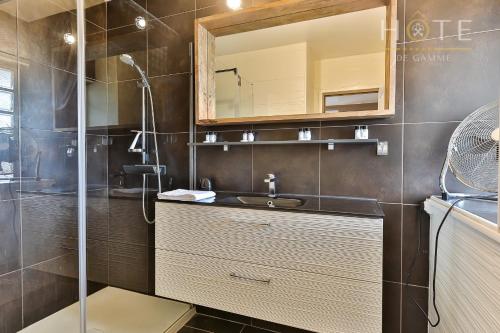 Ένα μπάνιο στο Bel appartement à proximité de toutes les commodités