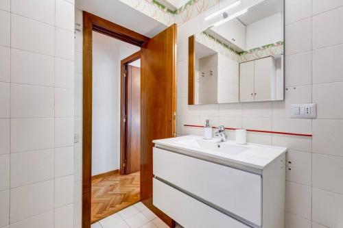 Luminous Apartment few steps from Piazza Navona
