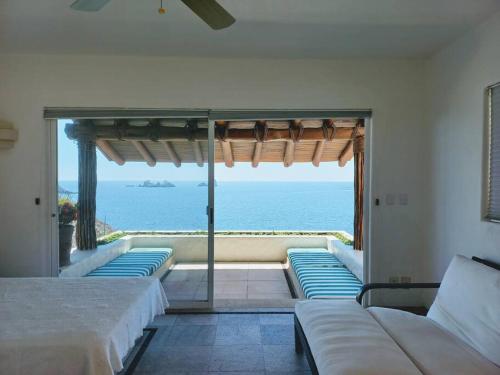 - une chambre avec vue sur l'océan dans l'établissement Casa Nautilus Ixtapa, espectacular!, à Ixtapa
