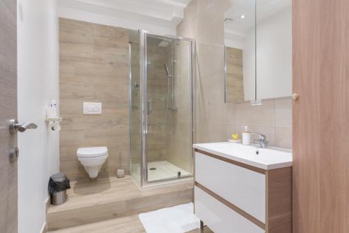 Kúpeľňa v ubytovaní IMHOST -Cannes Centre Rue Hoche Palais - Croisette plage