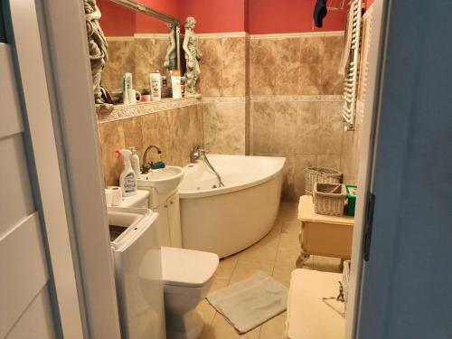 Bilik mandi di Apartament Maestro z tarasem i garażem