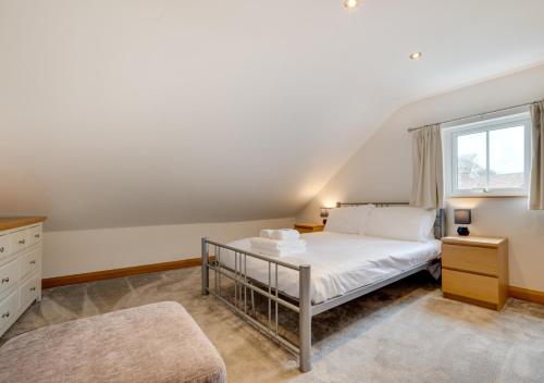 Легло или легла в стая в Clematis Cottage
