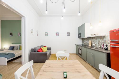 Stylish & central 2BR apartment