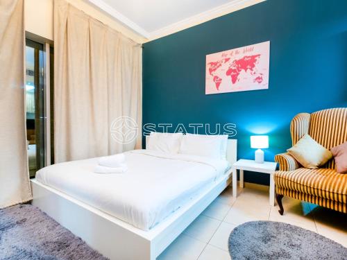 Postel nebo postele na pokoji v ubytování Canal View Studio - Burj Al Najoom-L15 - Near Dubai Mall