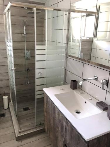 Ένα μπάνιο στο Pegasus Amazing Flat, 1,5min Walk To The Beach