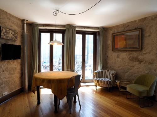 Framer's House - World's Oldest Framing Atelier