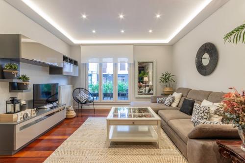 Bilbao Arte V with parking by Aston Rentals