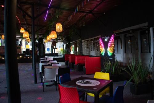 Club AVIVA Guatavita - Hostel - Restaurante, Disco & Barにあるシーティングエリア