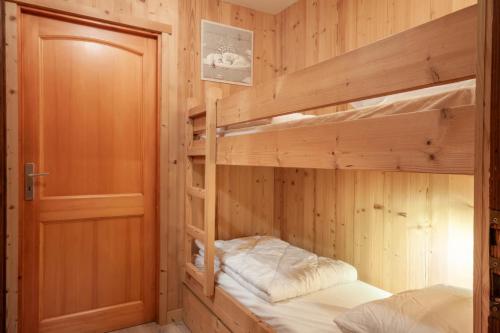 Corniche B10 - Studio rénové avec coin montagne à 650m des pistes