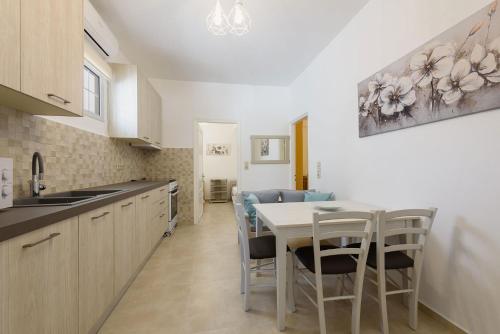 Gallery image of Sea Breeze Studios Paros in Aliki