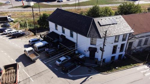 Ocna MureşにあるThe Berg's 5の大きな白い家