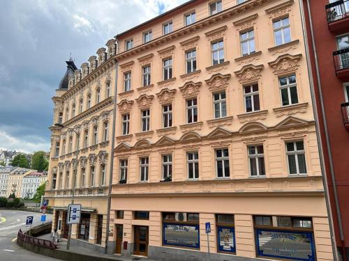 Здание апартаментов/квартиры