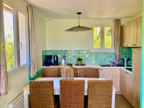 Les Restanques 2268 glycines