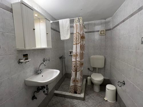 Kúpeľňa v ubytovaní Athina Rooms