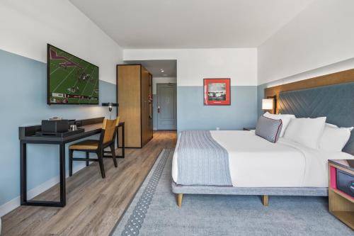 Un lugar para sentarse en The Highlander at Radford, Tapestry Collection by Hilton