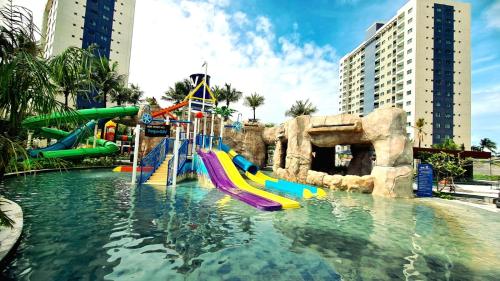 Bazén v ubytování SALINAS PREMIUM RESORT nebo v jeho okolí