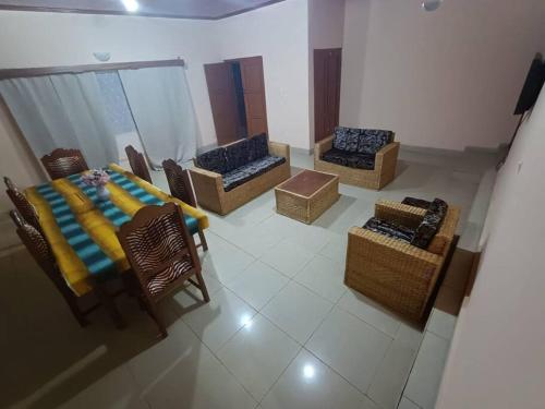 Posezení v ubytování Villa Sophie à Sassara Pk 12 Bangui