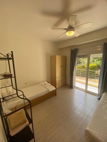 KalandraにあるWonderful Elegant houseのギャラリーの写真