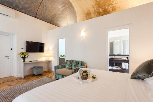 504 Corso Suites