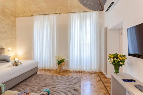 504 Corso Suites