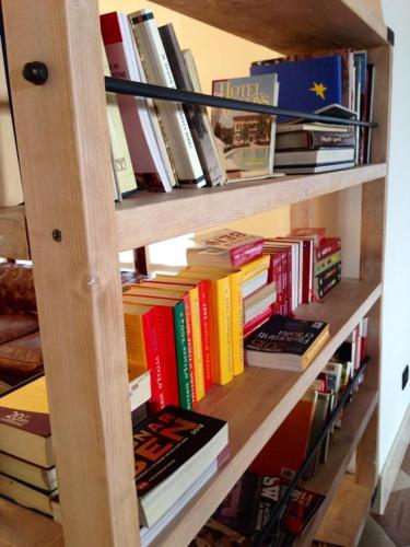 Die Bibliothek im Hotel