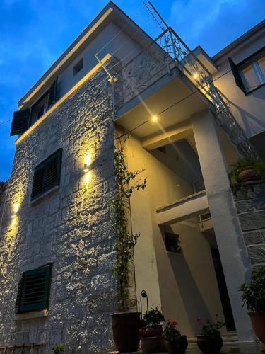 Karmelita's place