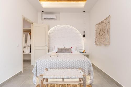 Фотография из галереи Porto Dema Luxury Suites в городе Схинуса