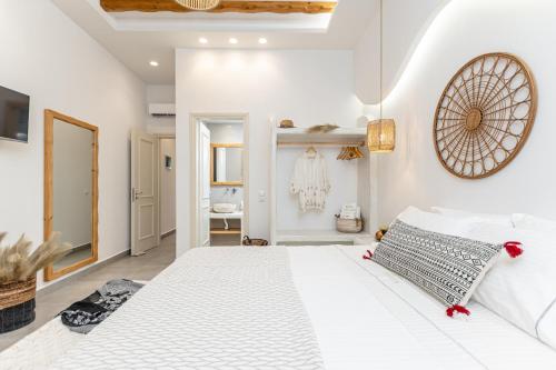 Фотография из галереи Porto Dema Luxury Suites в городе Схинуса