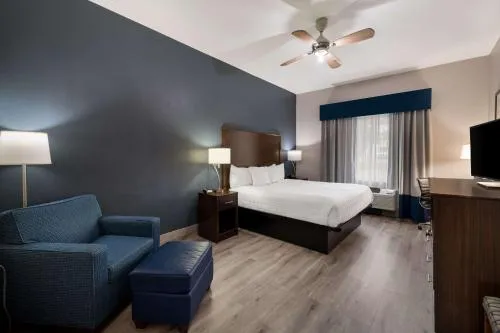 Best Western Plus Lake Dallas Inn & Suites in Denton