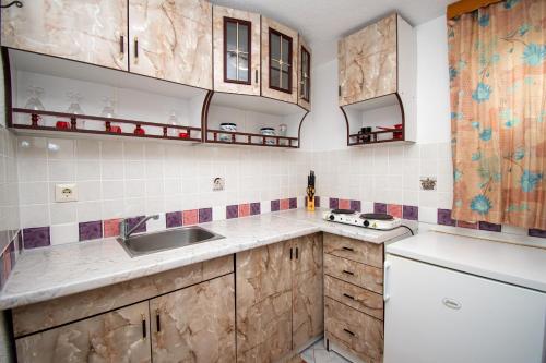 Apartments with parking space Porec - 21300