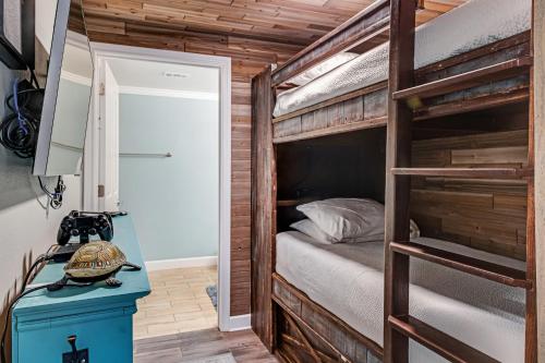 En eller flere senge i et værelse på Shores of Panama 2030