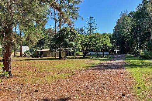 Un jardín fuera de Amity Pines